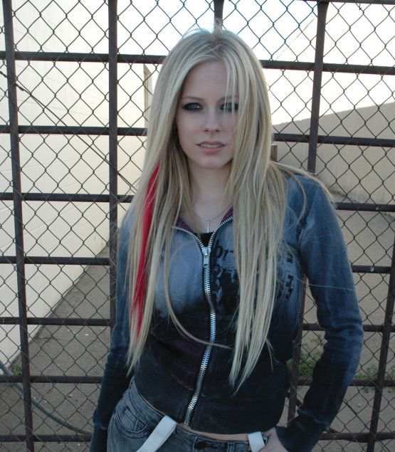 Avril Lavigne publicity photo