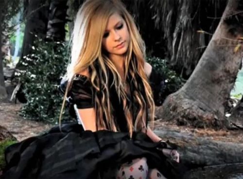 Avril Lavigne 'Alice'