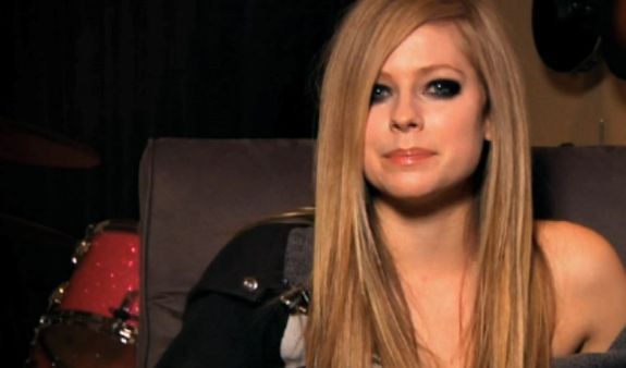 Avril Lavigne lips