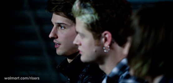 Hot Chelle Rae interviewed on Walmart Risers