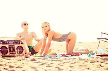 Jessie and The Toy Boys on the beach