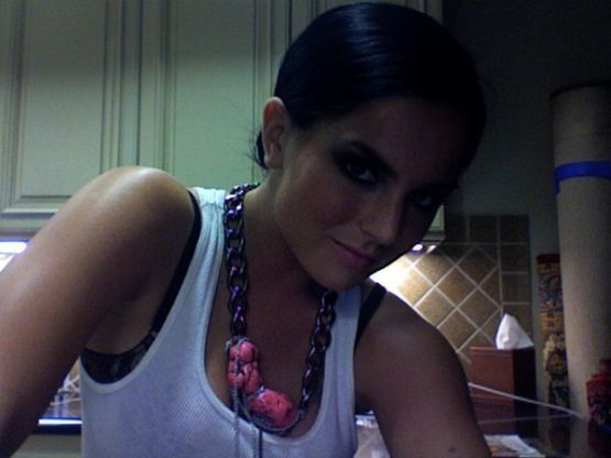 JoJo shows off her new jewelry and reacts to the leaking of 'Limbo'