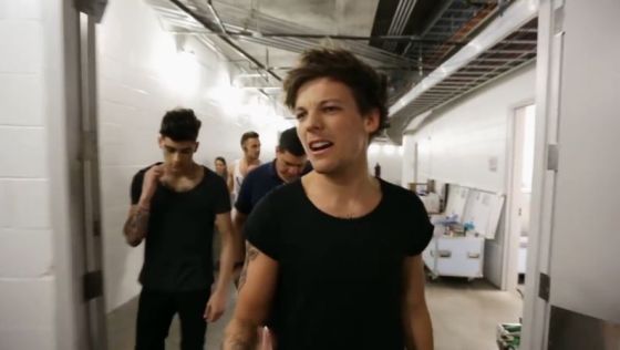 One Direction backstage in Miami